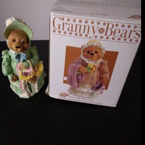 Vintage 1992 Granny Bears figurine